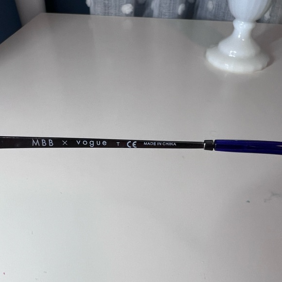 Purple Vogue Sunglasses - Picture 5 of 6